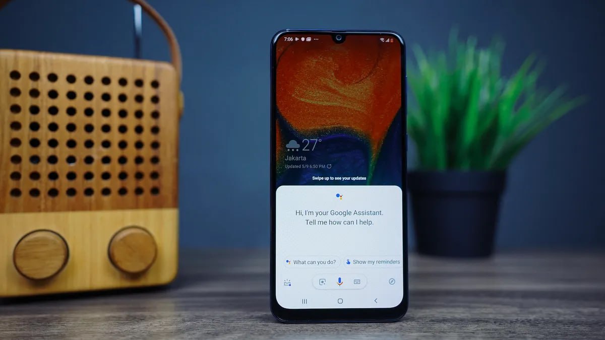 Google Ассистент и Gemini на смартфоне Android