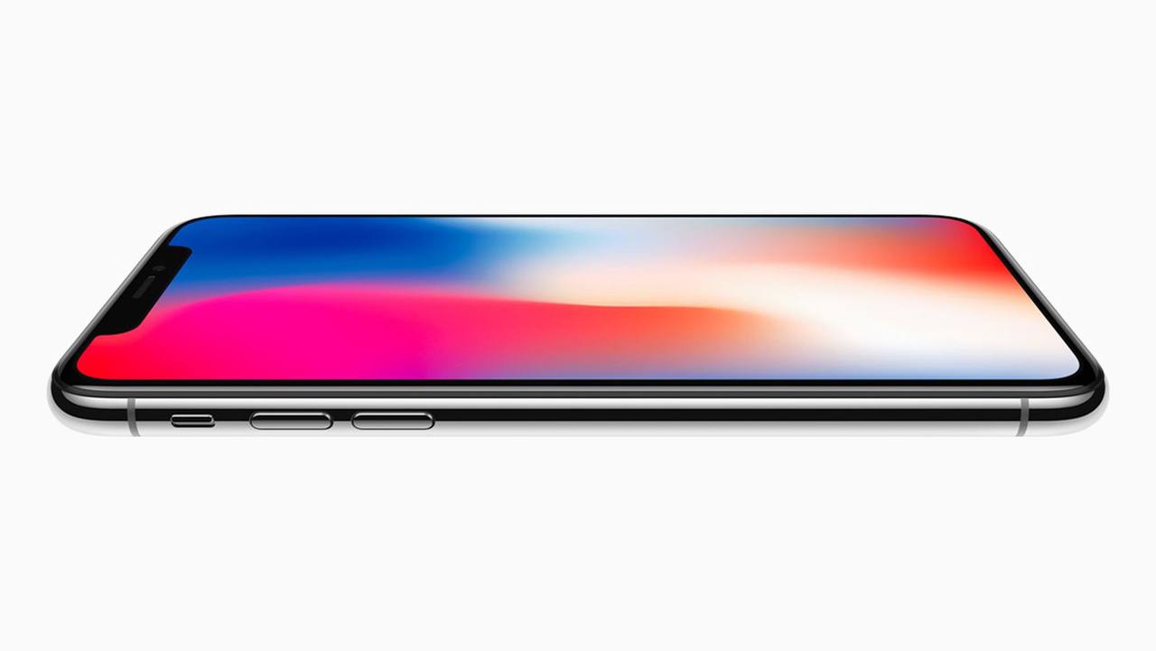 iPhone X с характерной чёлкой и Face ID