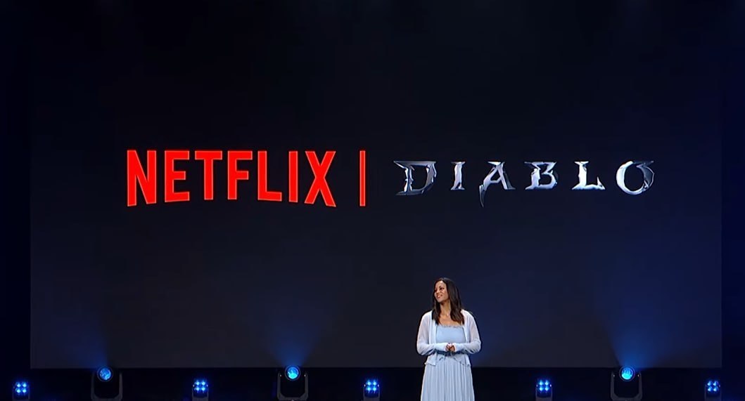 Логотипы Netflix и Blizzard на фоне анонса сериалов