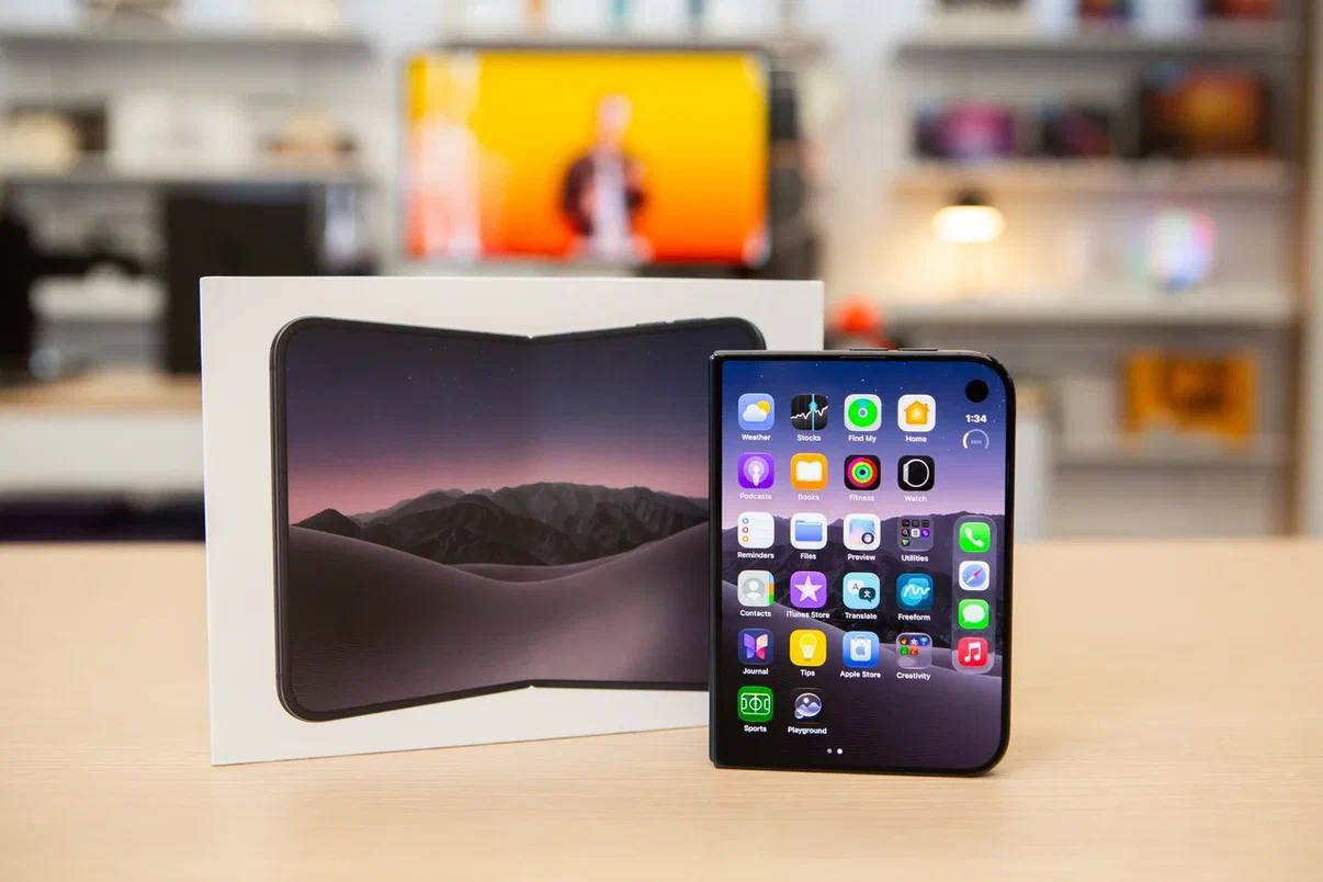Складной iPhone Duo в магазине restore на Неглинной